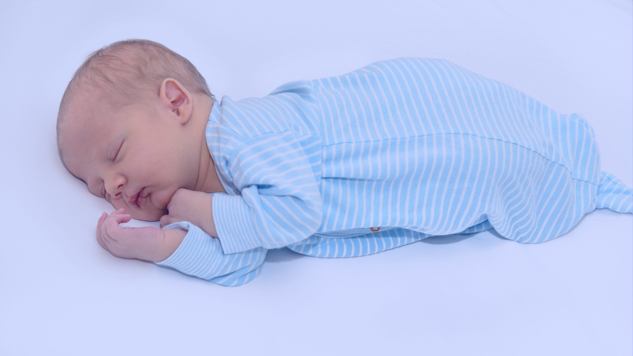 HOW TO HELP YOUR BABY SLEEP